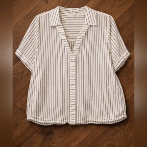 ✨️ Reitmans Black and White Striped Button-Down Shirt - size large